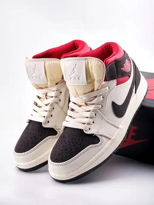 Кроссовки Nike Air Jordan 1