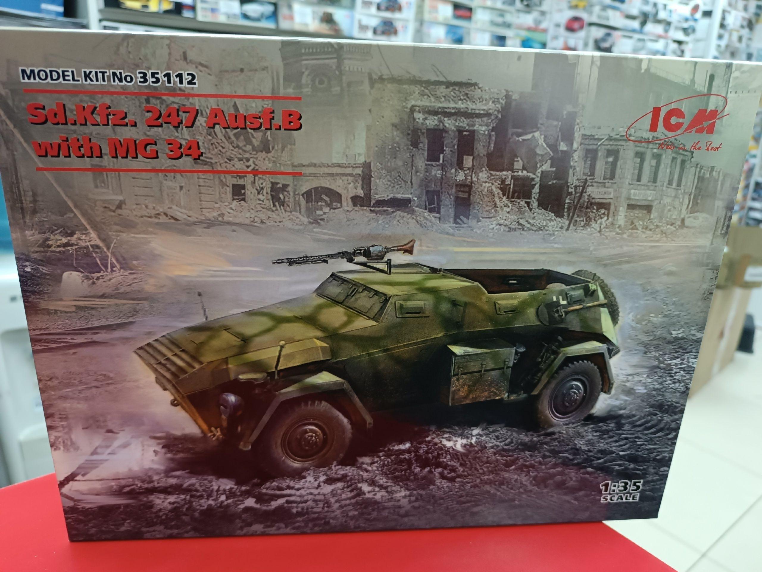 35112 Sd.Kfz. 247 Ausf.B, Немецкий бронеавтомобиль с пулеметом MG 34 ICM 1:35 Сборная модель