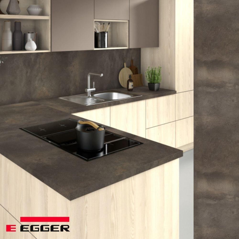 Столешница для кухни Egger 2500х600x38мм с торцевыми планками. Цвет - Титанит серый