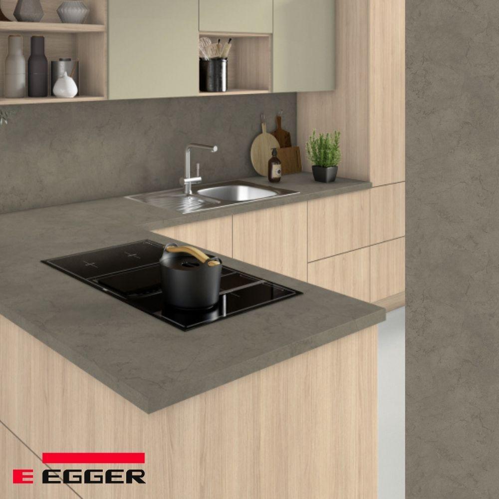 Столешница для кухни Egger 2500х600x38мм с торцевыми планками. Цвет - Камень Гави серо-коричневый