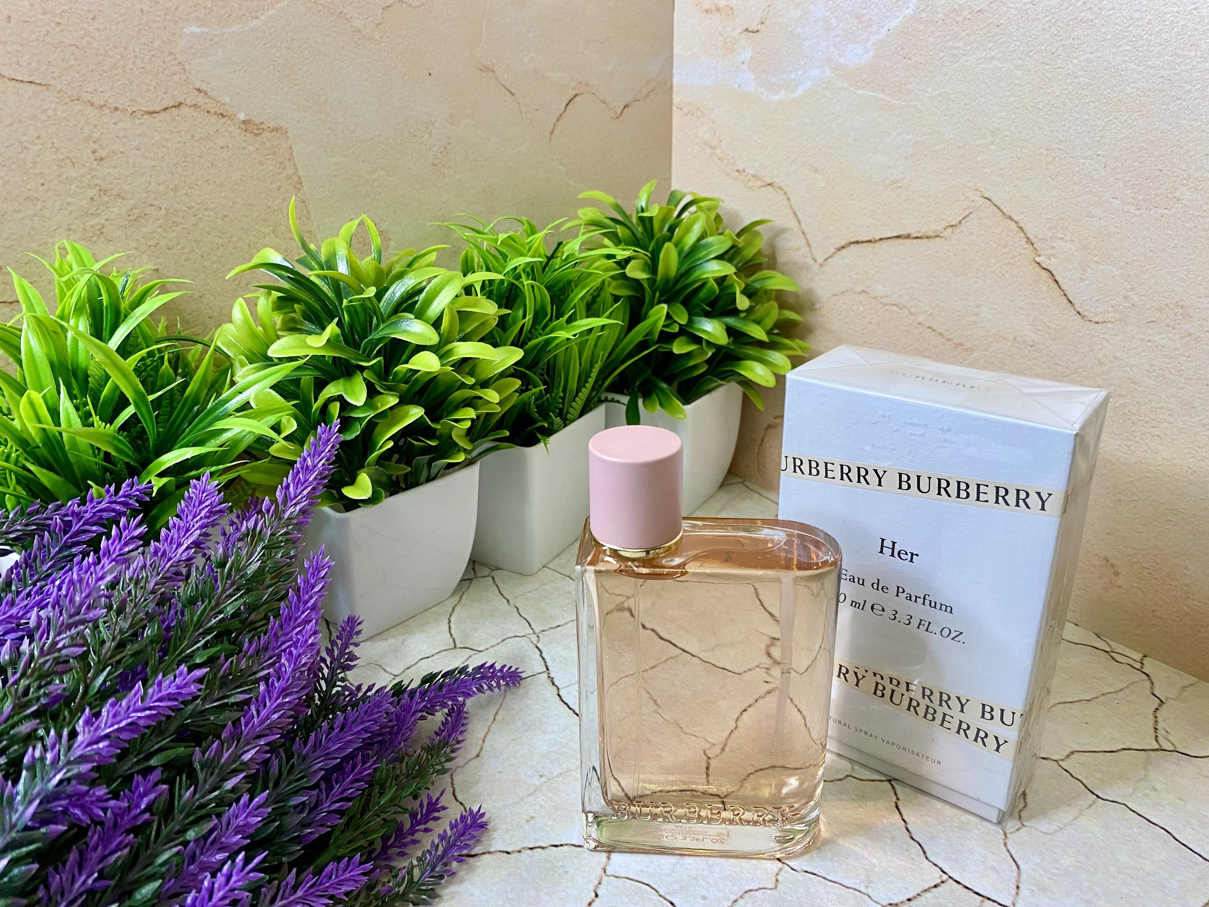 Burberry Вода парфюмерная Her EDT Natural spray 100 мл