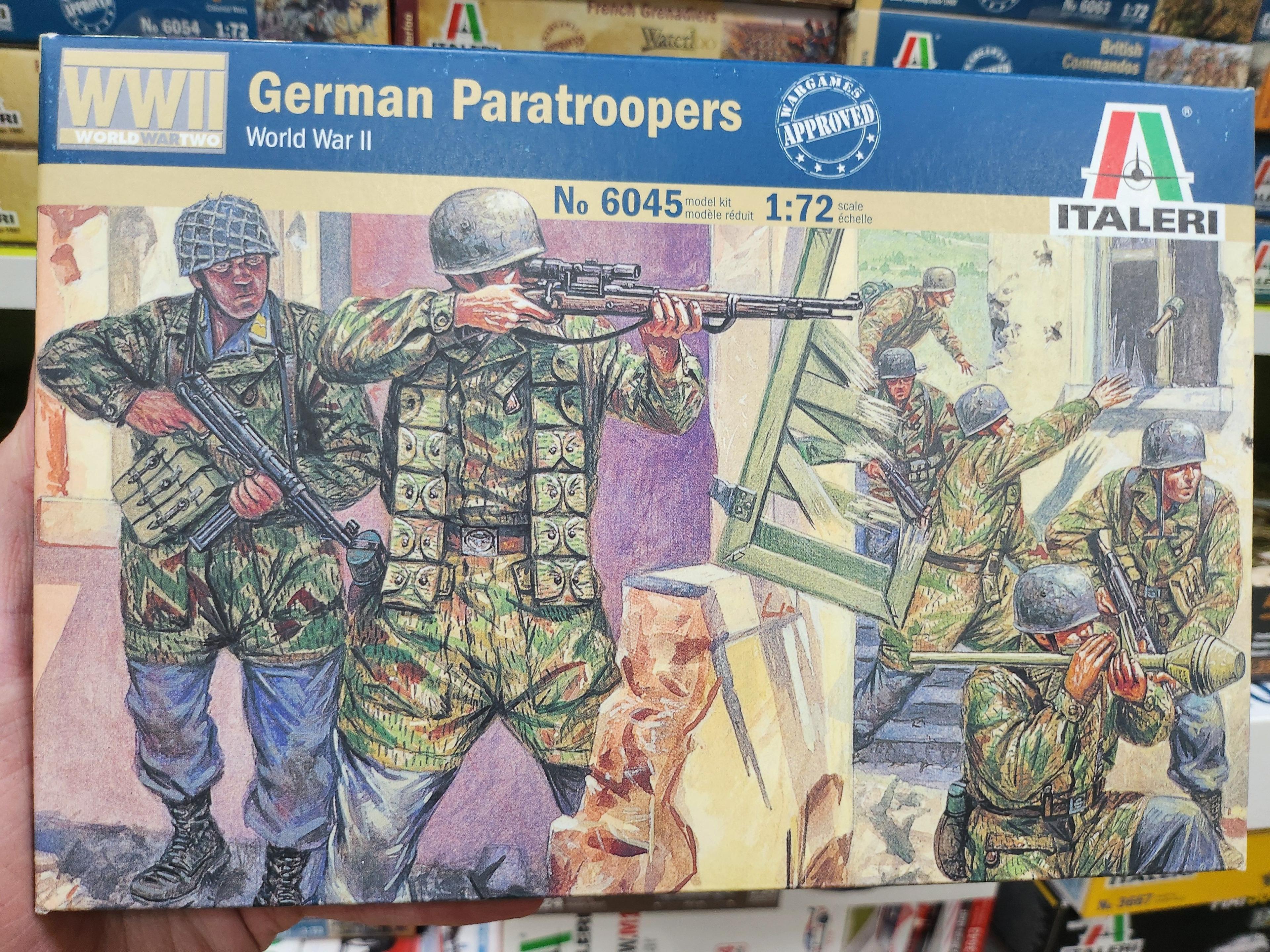 Игрушка солдаты WWII- GERMAN PARATROOPERS (1:72) 6045