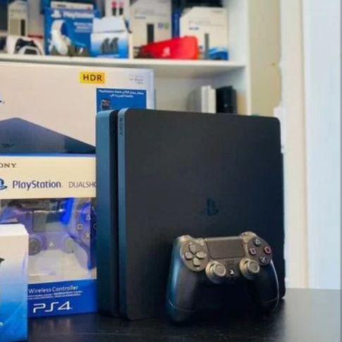 Игровая приставка Sony PlayStation 4 Slim 500 ГБ. Товар уцененный