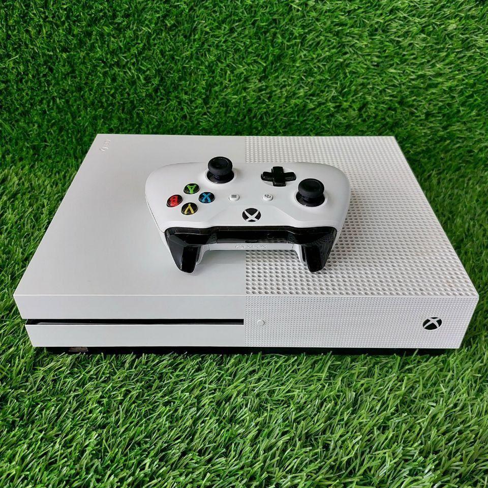 Игровая приставка Xbox One S 500 Гб. Товар уцененный