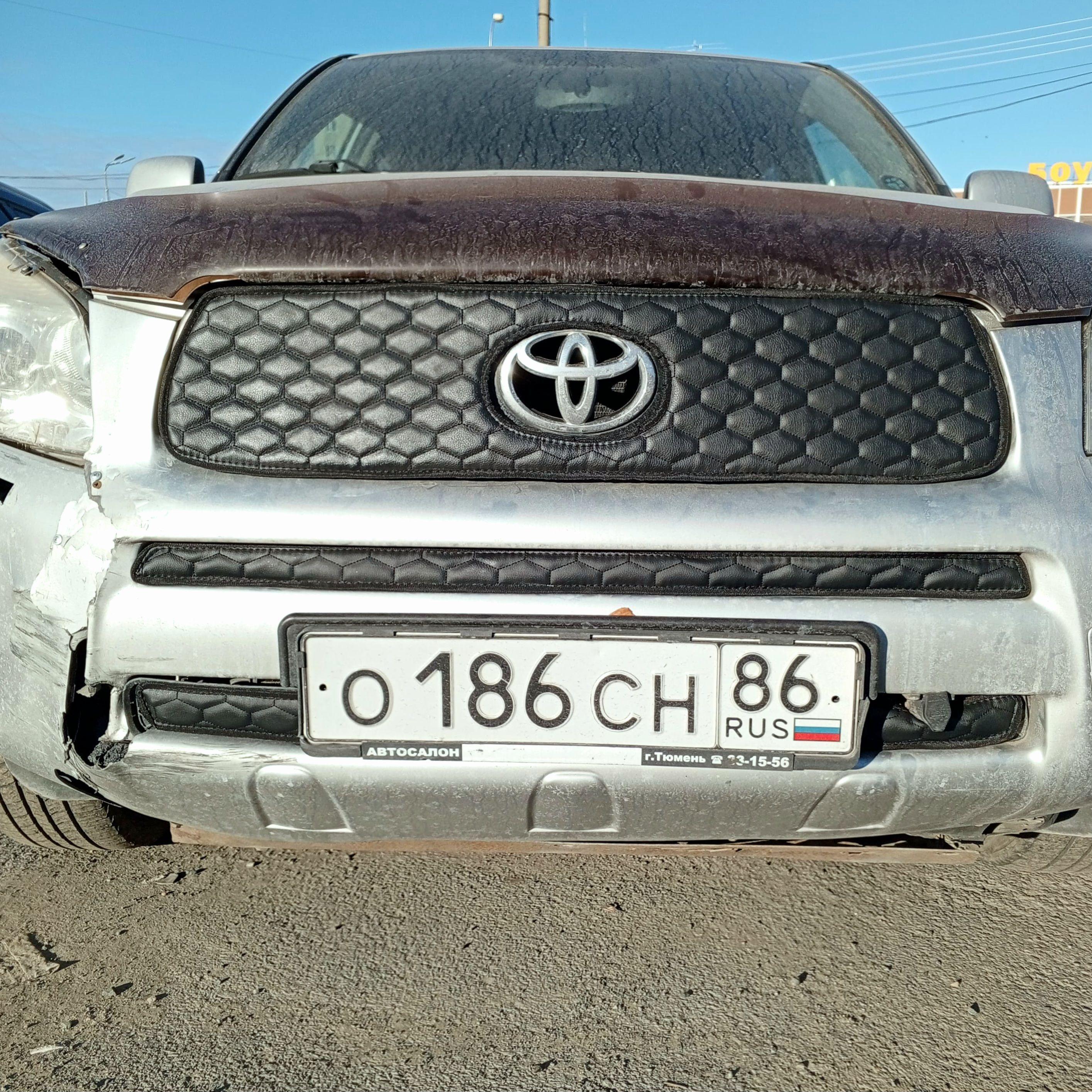 Утеплитель радиатора для Toyota Rav 4 III, XA30, 2005-2010 г.в./чёрная сота