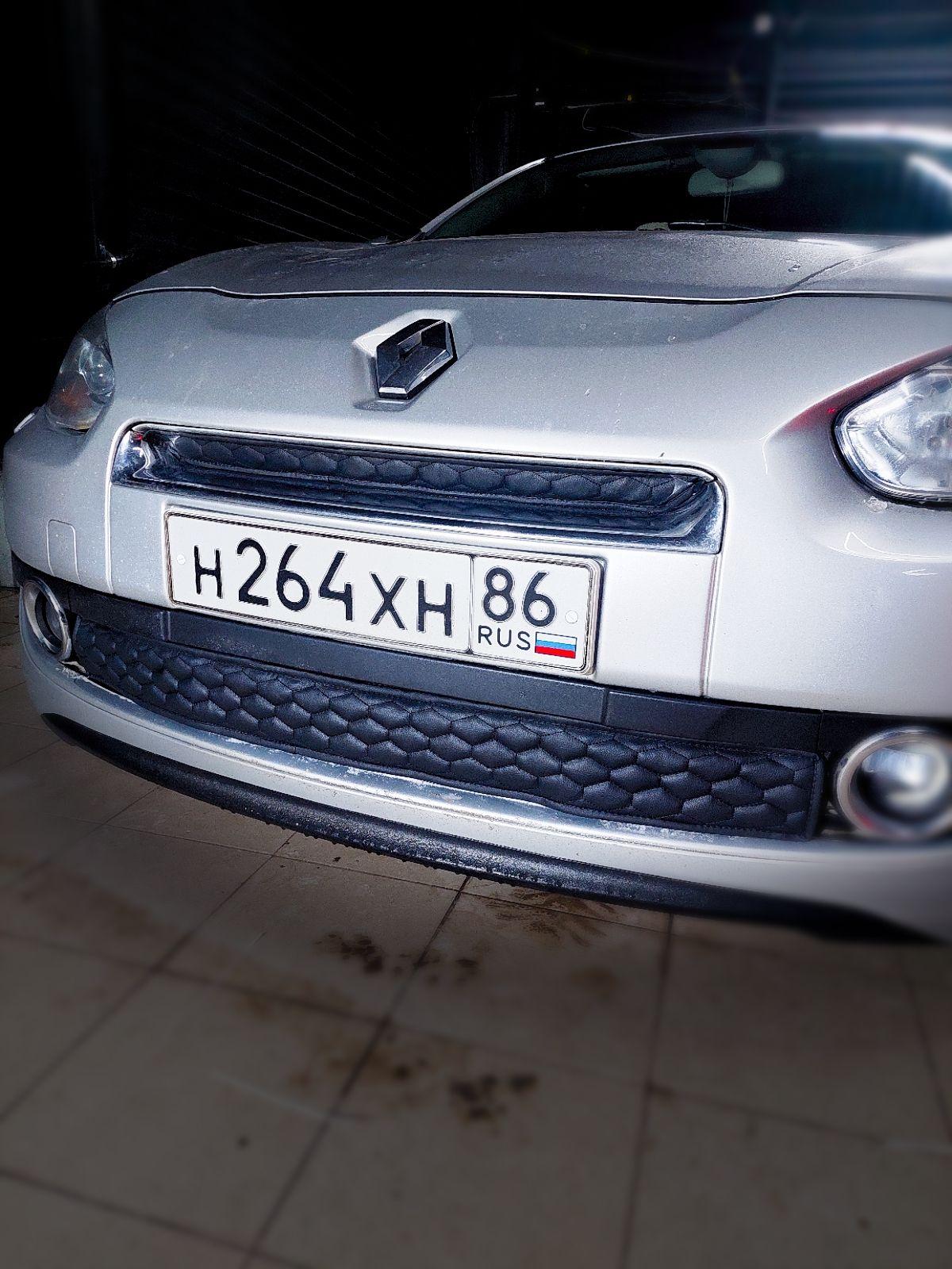 Утеплитель радиатора для Renault Fluence 1 2009-2013 г.в./черная сота