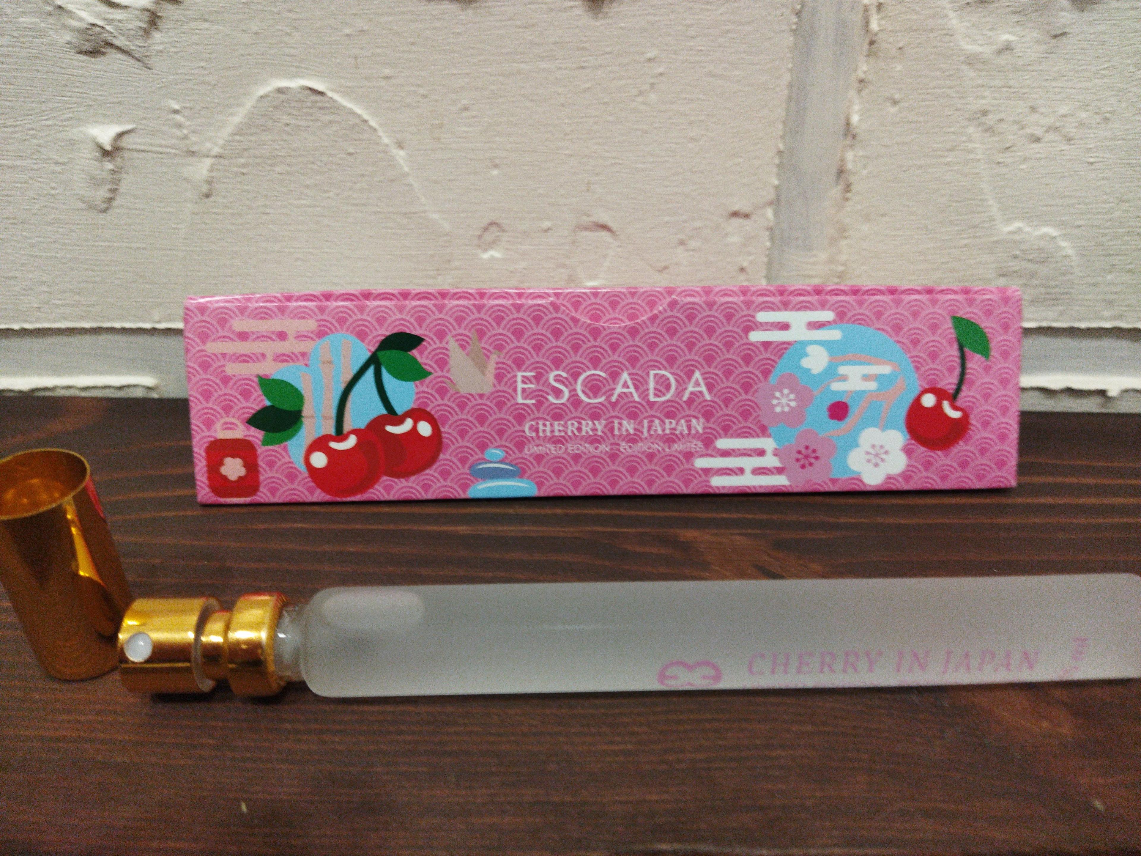 Escada Туалетная вода Cherry in japan 15 ml 15 мл