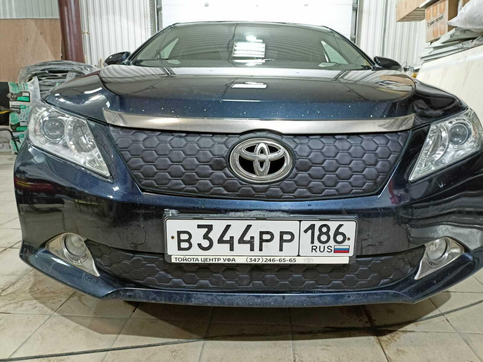 Утеплитель радиатора для Toyota Camry VII XV50 Тойота Камри (2011-2018)