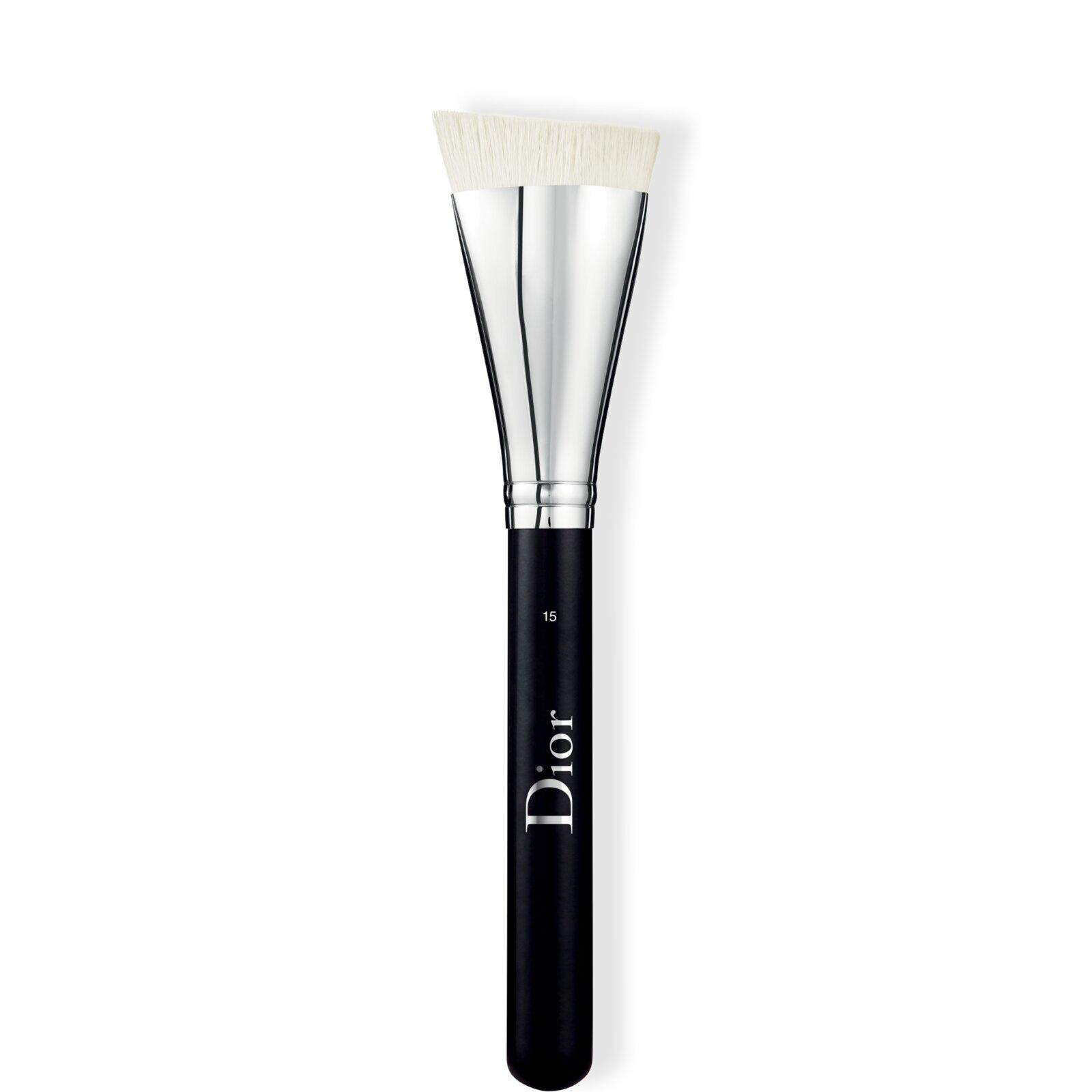 Dior Backstage Contour Brush Кисть для контуринга лица