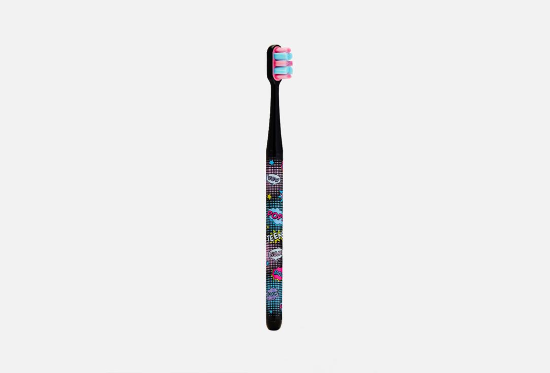 MONTCAROTTE | BLACK TOOTHBRUSH. Цвет: