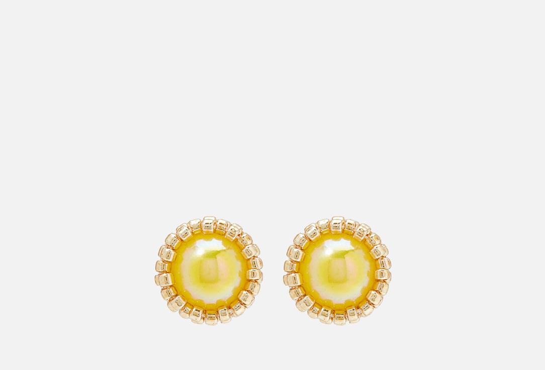 Basic stud earrings with beads Gold-yellow. 2 шт