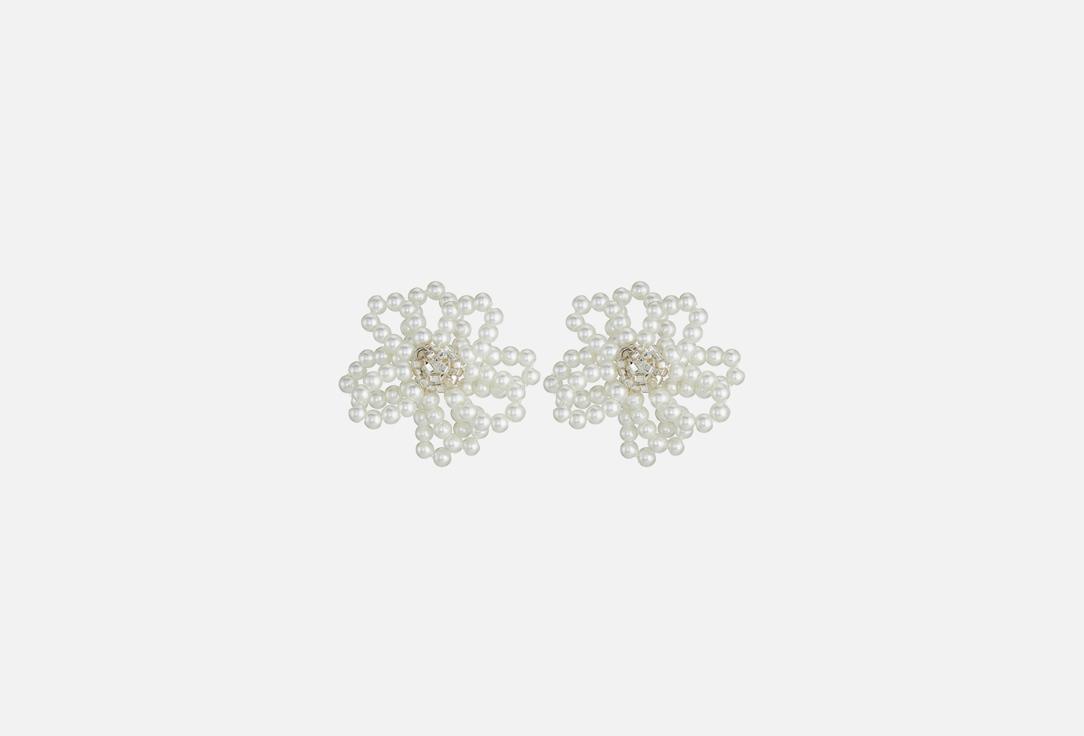 Earrings made of artificial pearls and beads White color. 1 шт