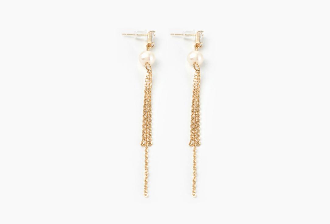 Stud earrings with pearls and long chains in gold. 2 шт