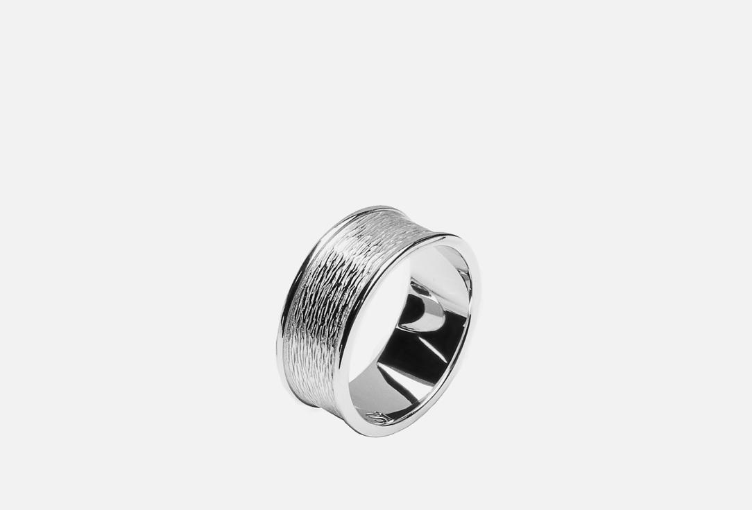 Wide silver ring. 16