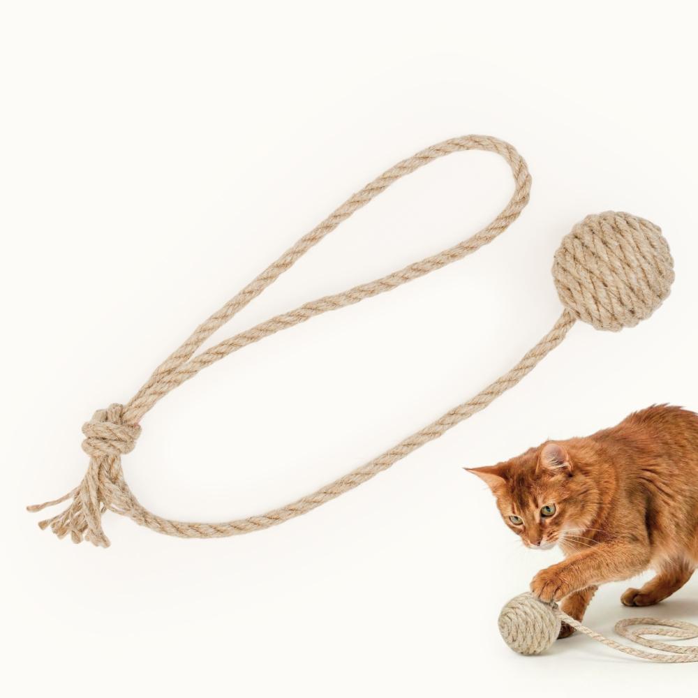 Pet hobby Игрушка-когтеточка динамическая для кошек Клубок миниатюрный с ручкой, диаметр 6 см
