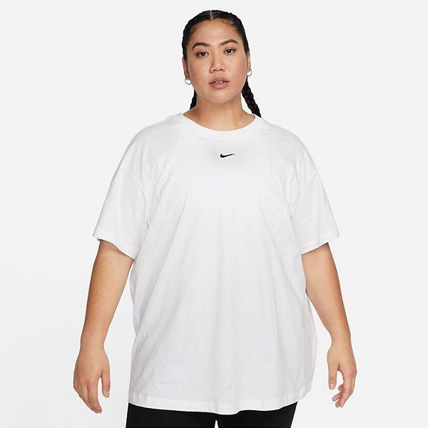 Футболка Nike Sportswear Essential для полных женщин с вольным кроем