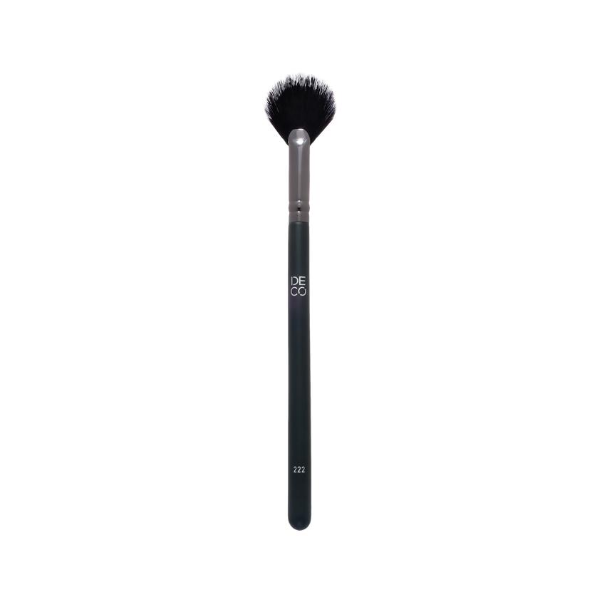 Кисть `DECO` MAKE UP BRUSH CHEEK для хайлайтера синтетическая веерная малая №222