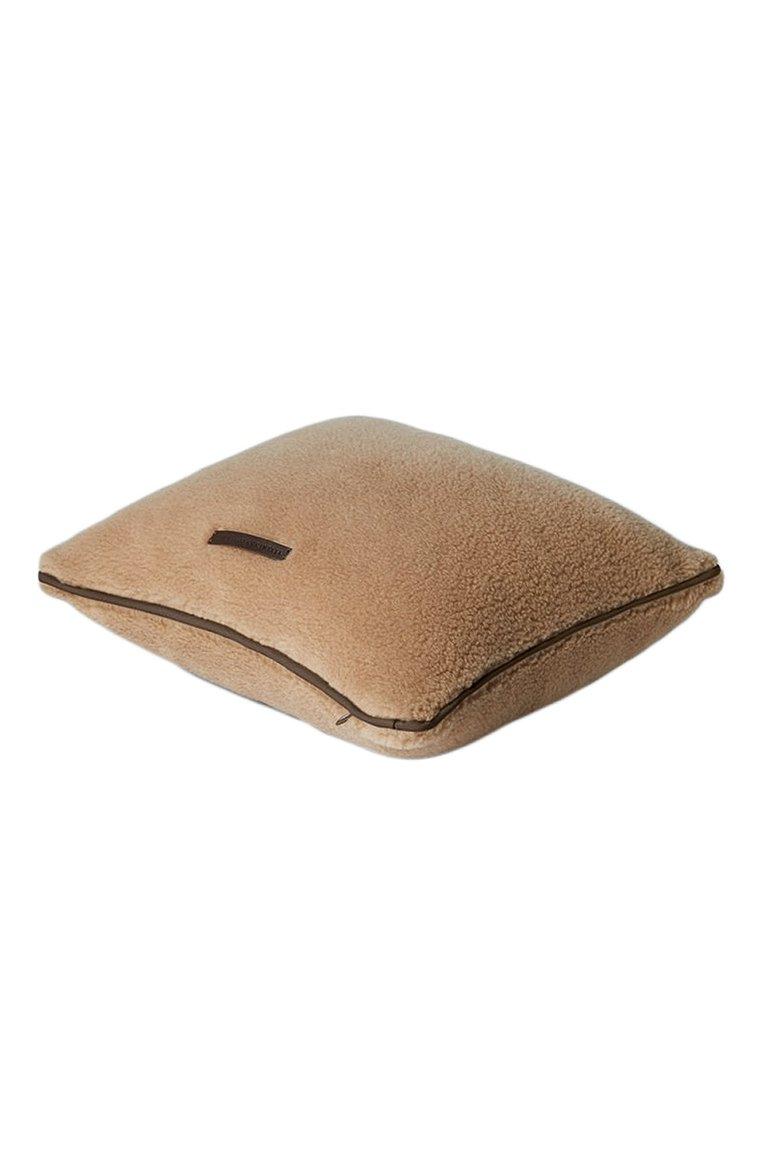 https://st-cdn.tsum.com/sig/146b0265de105f77b4b41101340178cc/width/763/i/74/db/42/a8/77161db6-c024-4450-a33b-5799df2e7996.jpg