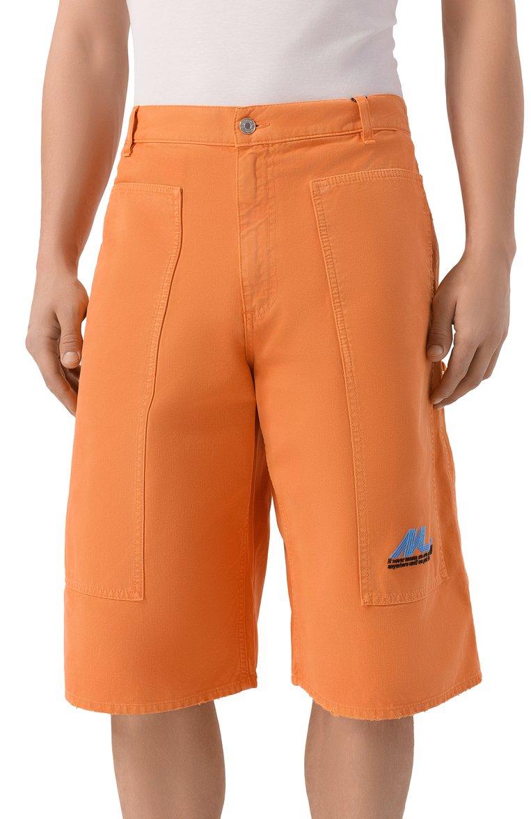 https://st-cdn.tsum.com/sig/14ade306299384c7da707a2cf5606451/width/763/i/d9/0d/ea/a5/fc323412-a97a-49de-b96c-ac236a67dde4.jpg