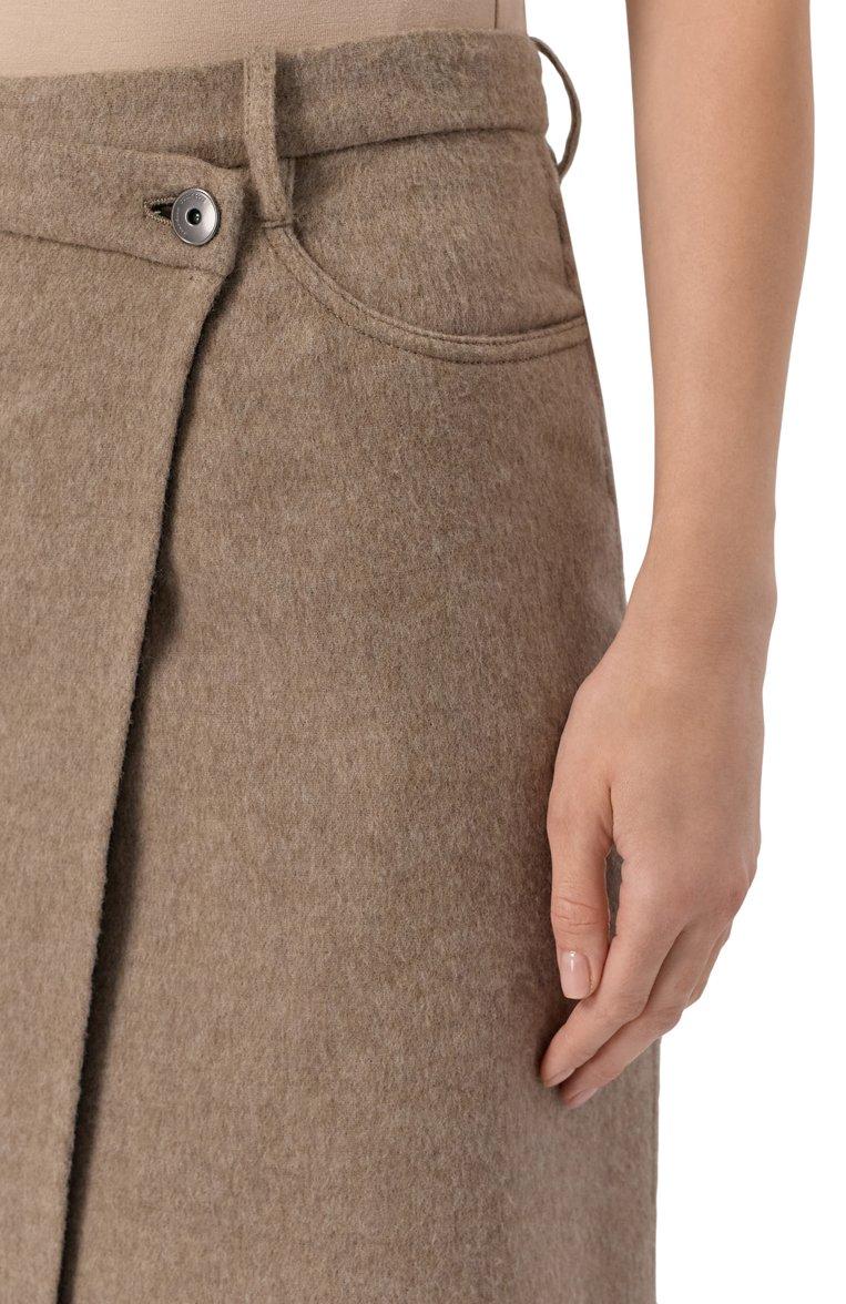 https://st-cdn.tsum.com/sig/5521a1a02aa2e45d045bcb38cf8de552/width/763/i/b5/4a/84/d4/c3fae21d-c9fe-11f0-b80d-b4969139ea48.jpg