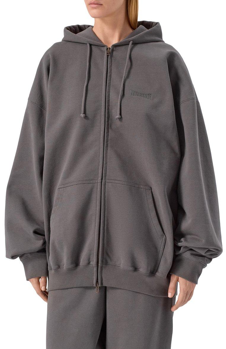 https://st-cdn.tsum.com/sig/624ae2849316785a30c1fa5df9d5ffa9/width/763/i/e6/79/08/bb/c2bdd341-7453-11f0-b80d-b4969139ea48.jpg