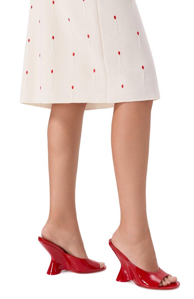 https://st-cdn.tsum.com/sig/7a8d2b6d4f778f800787df1495656368/width/763/i/d2/ef/51/f4/e55e371d-599b-11f0-b80d-b4969139ea48.jpg