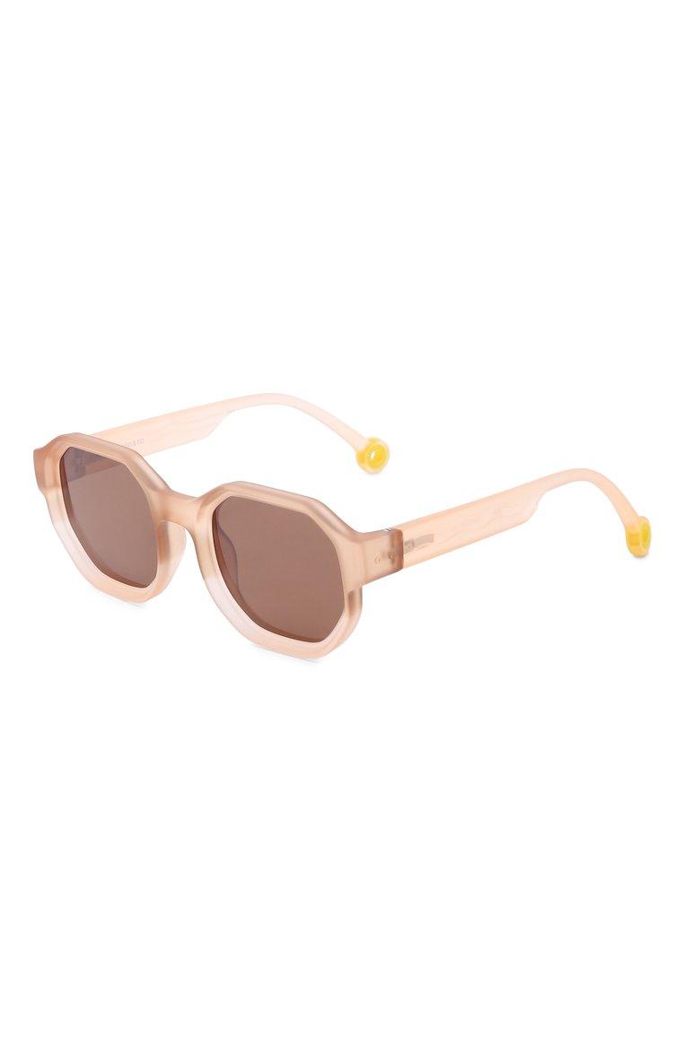https://st-cdn.tsum.com/sig/918542cdf2d684b9617efc0735786672/width/763/i/d9/e9/51/a6/56585a22-489f-439d-bbfe-add94f661c71.jpg