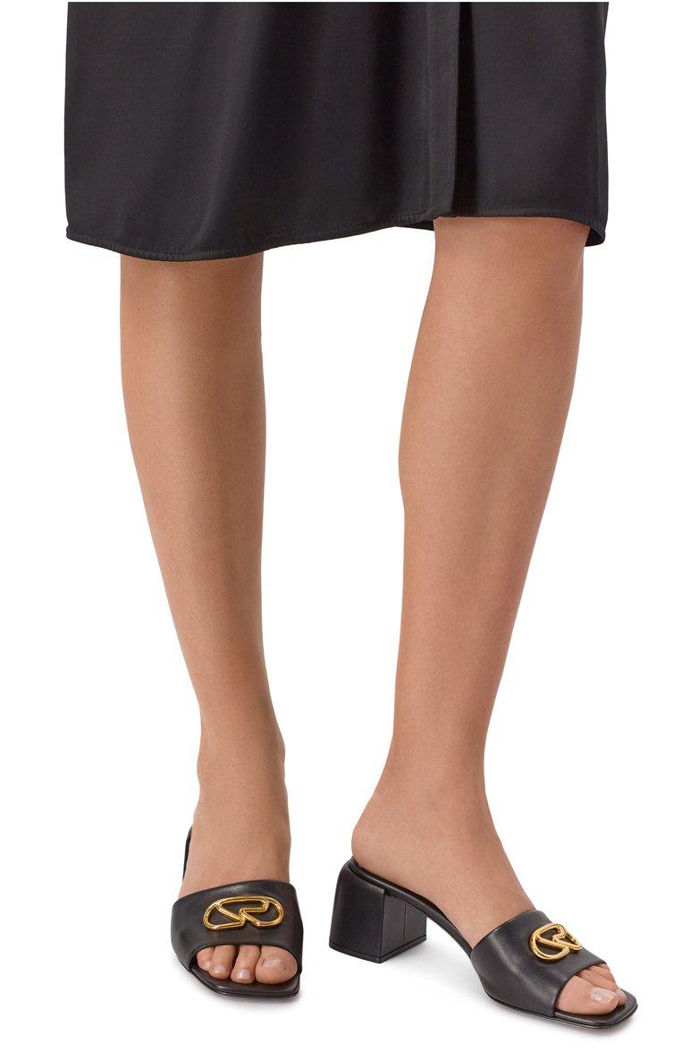 https://st-cdn.tsum.com/sig/98283bd8405e160e6f19a70c476aed48/width/763/i/ad/49/84/a9/2a9b3ca9-f221-11f0-b80d-b4969139ea48.jpg