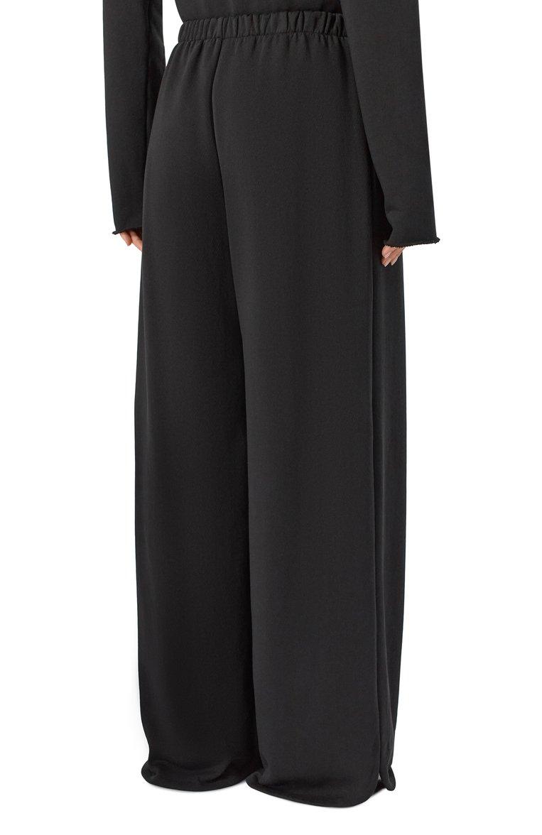 https://st-cdn.tsum.com/sig/991733dcd7b54f7c0ac2e16d71b24f71/width/763/i/14/d6/a1/62/6597d818-97ee-49d8-968a-dbb2e9e6ba9e.jpg