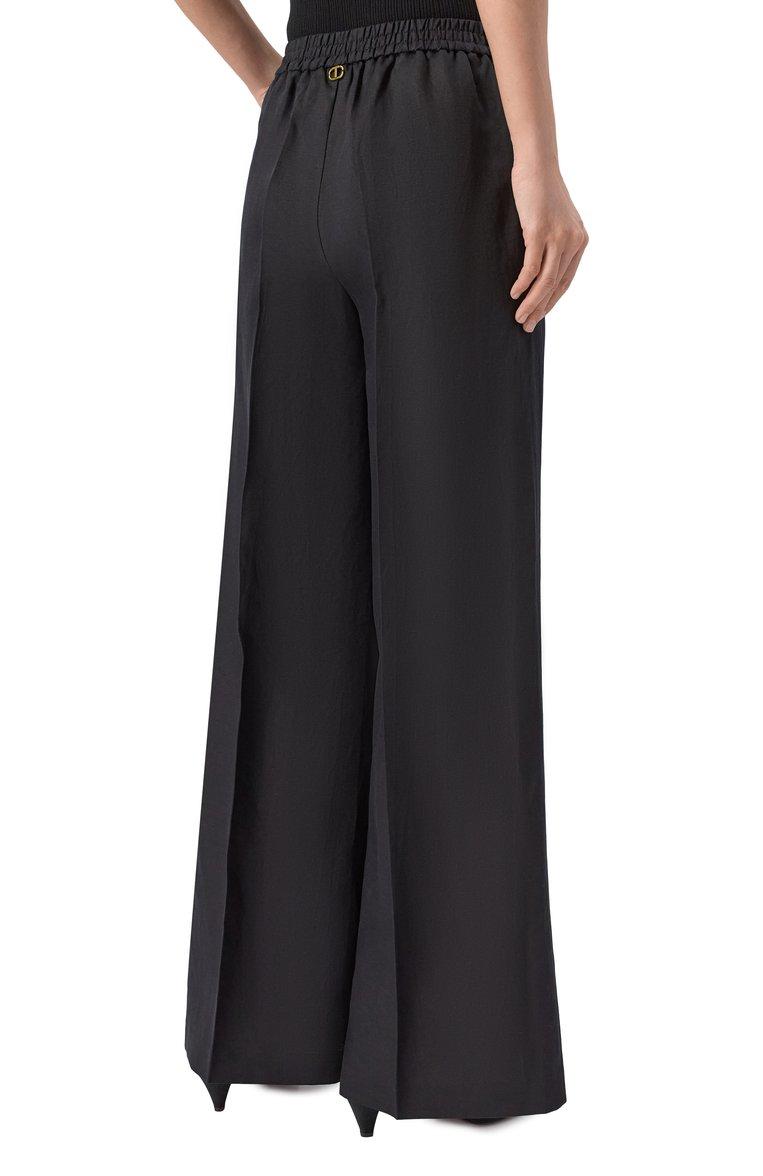https://st-cdn.tsum.com/sig/ac6ec3f02a5a2ee5fbb835a3e14ebe12/width/763/i/12/74/79/f5/57e135ad-30cb-11f0-b80d-b4969139ea48.jpg