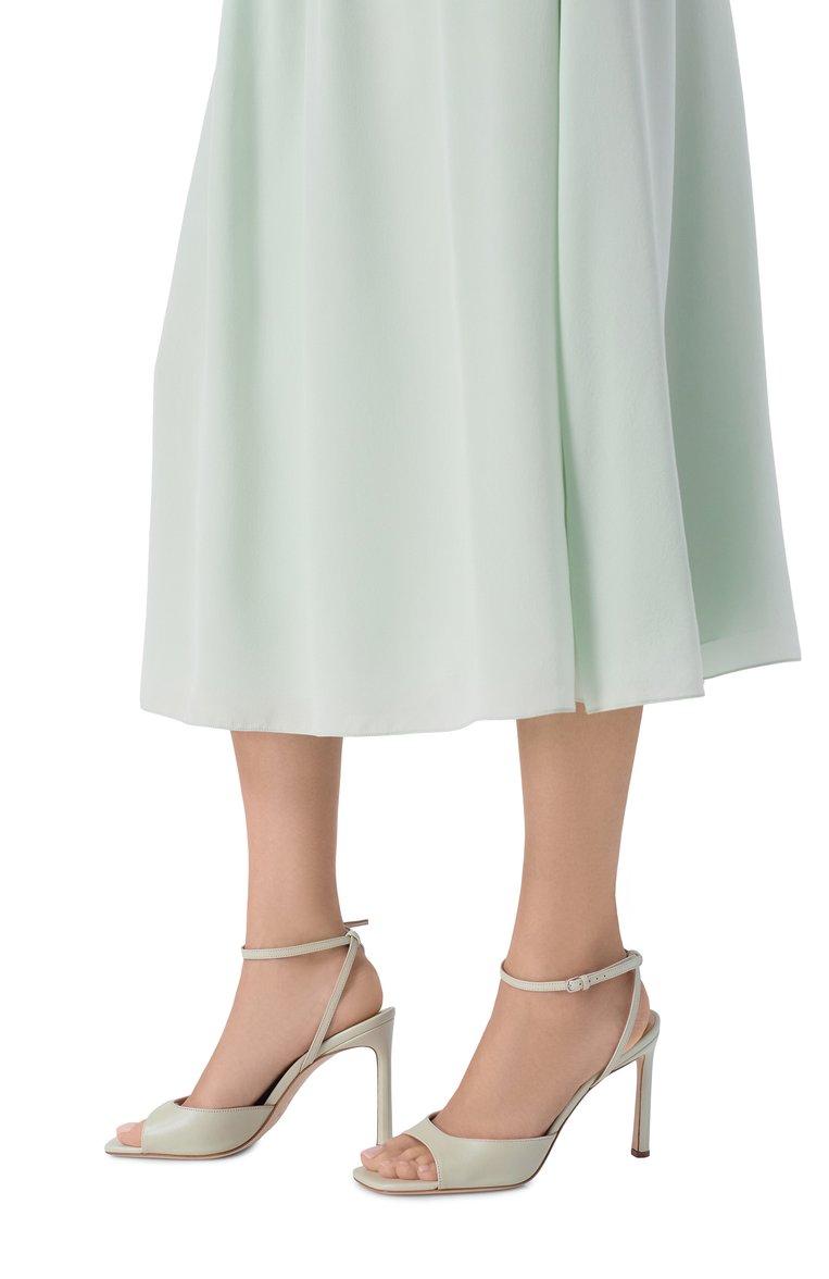 https://st-cdn.tsum.com/sig/cea20a402638aef6405127ef6043aac2/width/763/i/36/9c/c7/e8/5680fb9c-d69b-4c8a-ab12-c417deffef11.jpg