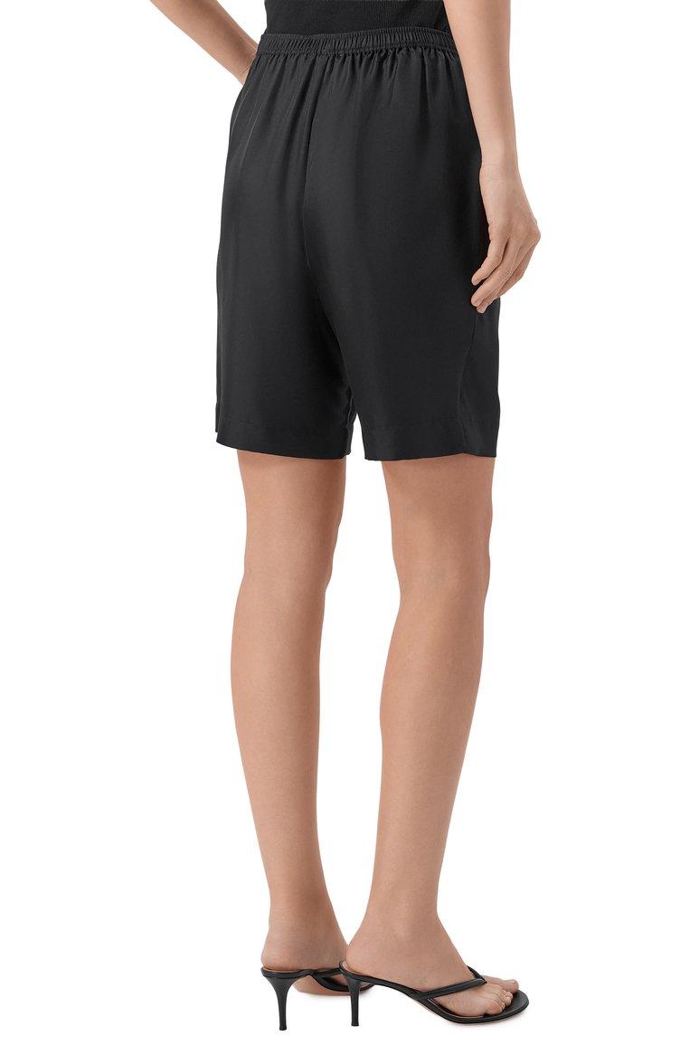 https://st-cdn.tsum.com/sig/f5fbcf1eb1799ec9f1caaab4303231bb/width/763/i/17/2a/3f/82/4fa49baf-54ee-4c22-b206-d07c3c4d5347.jpg
