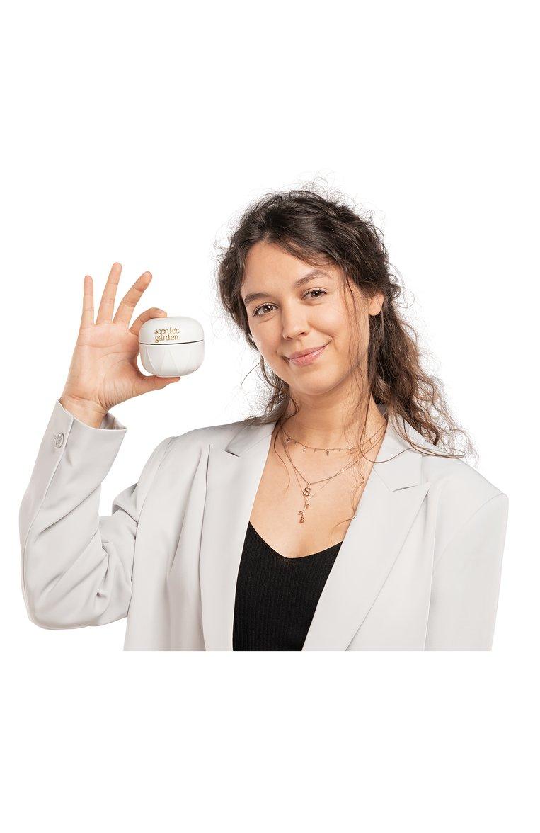 https://st-cdn.tsum.com/sig/f77d547df3f93ad256e500199a8ef336/width/763/i/32/ed/73/19/32ed7319-a601-4c24-b929-19586440a4a1.jpg