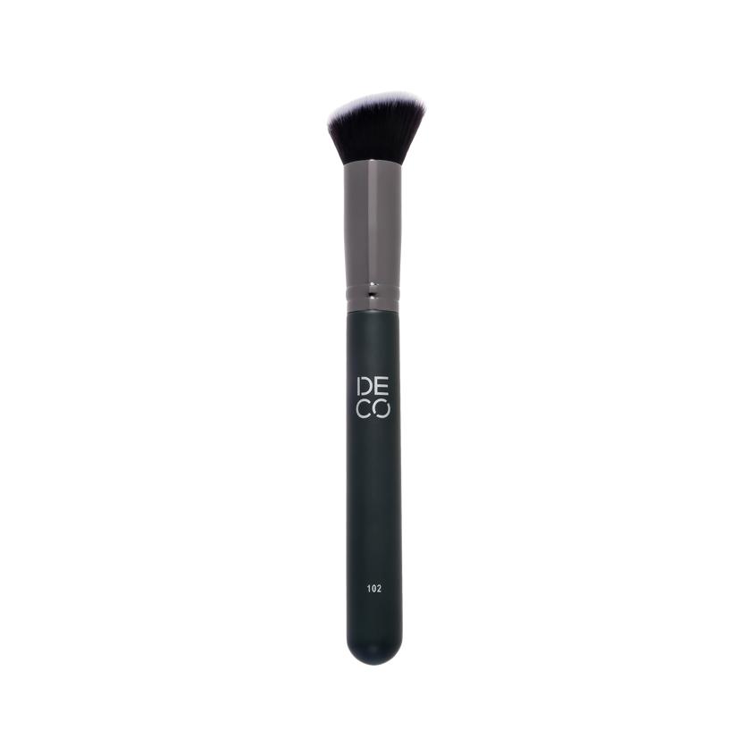 Кисть `DECO.` MAKE UP BRUSH FACE для нанесения тона синтетическая скошенная №102